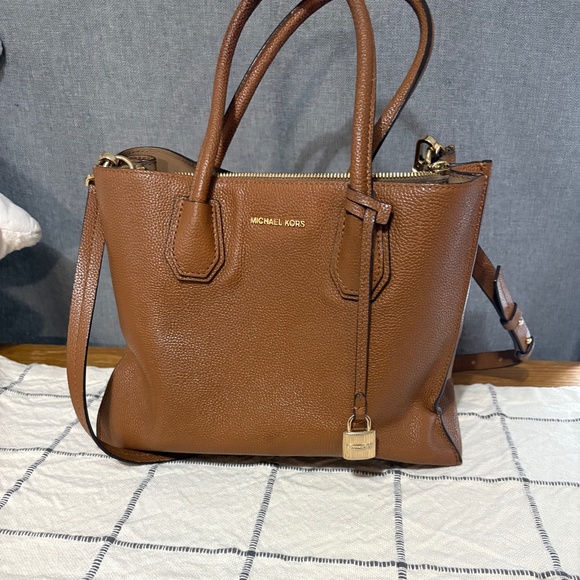 Michael Kors Purse - Picture 1 of 1